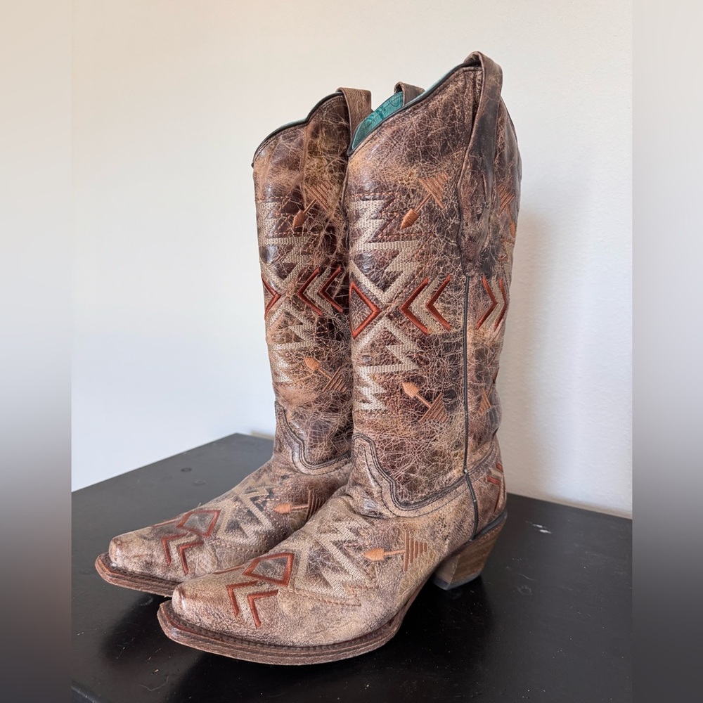 Corral Snip toe cowgirl boots